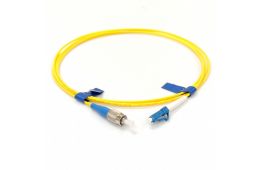 Патчкорд CMS FC/UPC-LC/UPC SM 15м Simplex Slim (UPC-15FCLC(SM)S(ON)S)