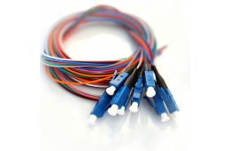 Набор цветных пигтейлов CMS LC/UPC 1.5 м, SM, Easy strip, для 8 волокон (PG-1.5LC(SM)(ON)E-K8)